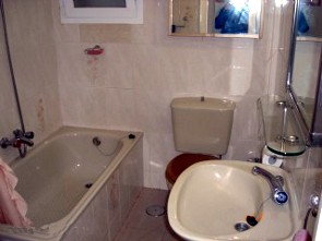 Edif Espana: bathroom