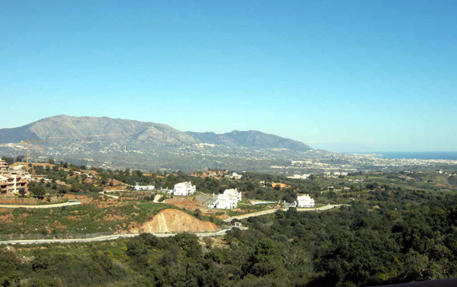 La Mairena apartment: mountains