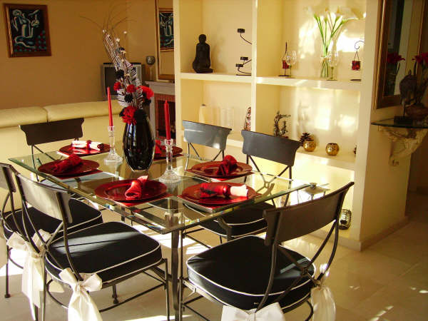 Los Monteros Velvet apartment: interior