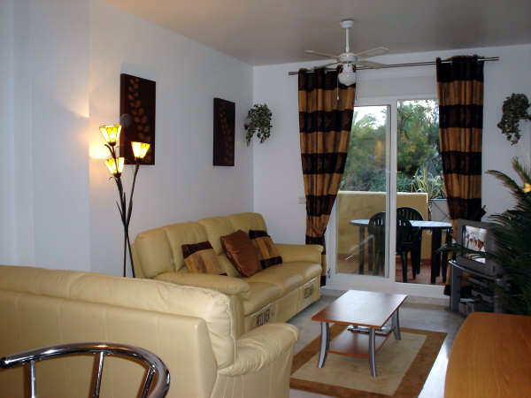 Torreblanca apartment: living room